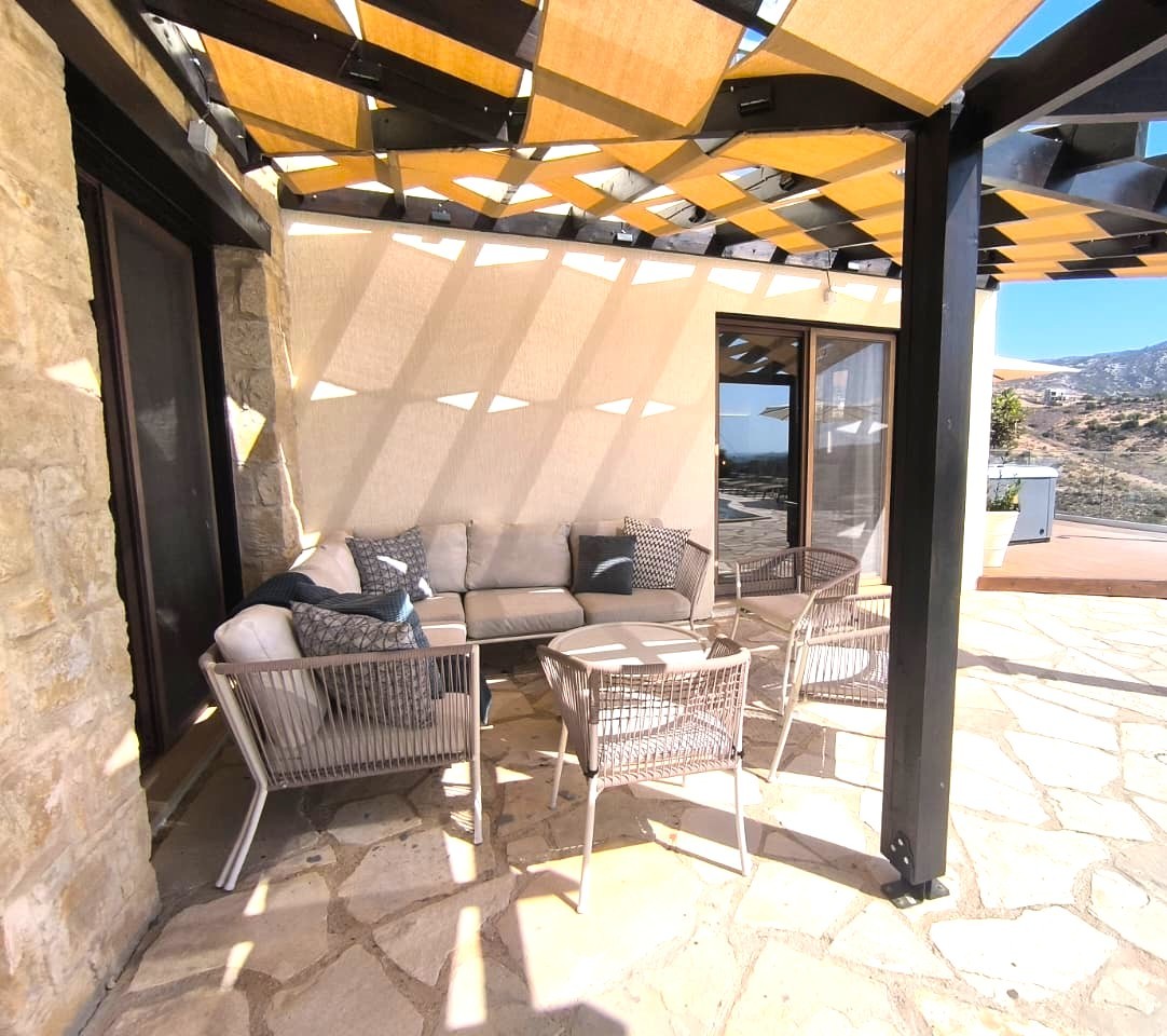 Detached Villa For Sale  in  Peyia