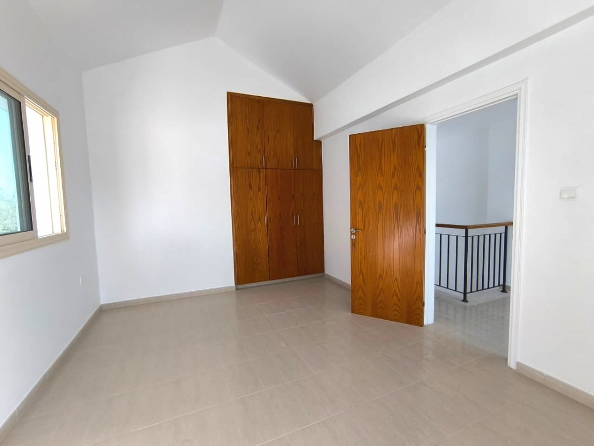 Detached Villa For Sale  in  Emba