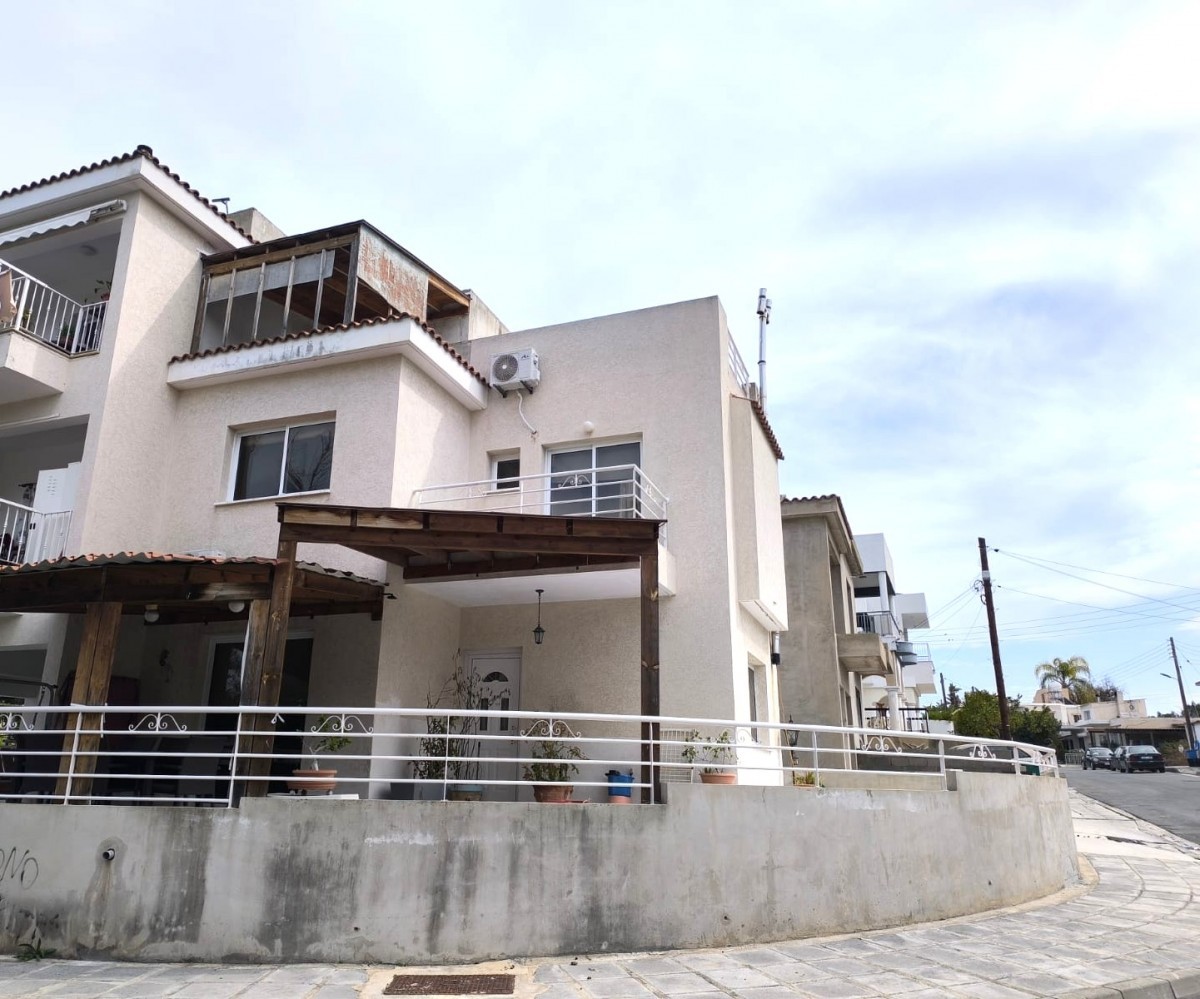 Chlorakas, Paphos Town House For Sale | DT3865