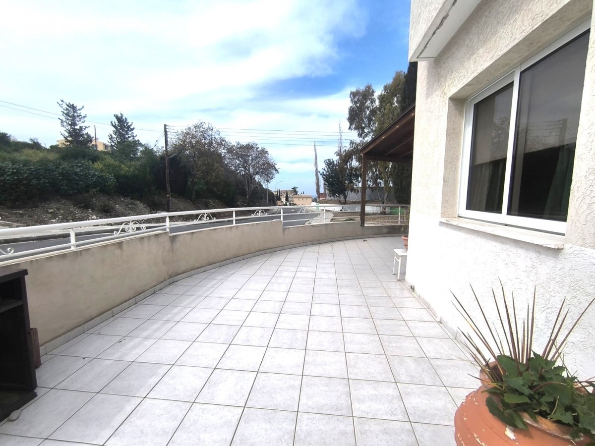 Town House For Sale  in  Chlorakas