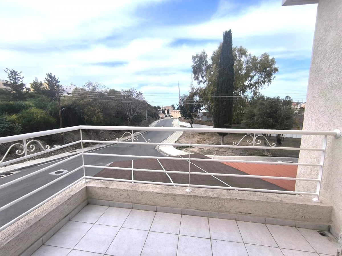 Town House For Sale  in  Chlorakas