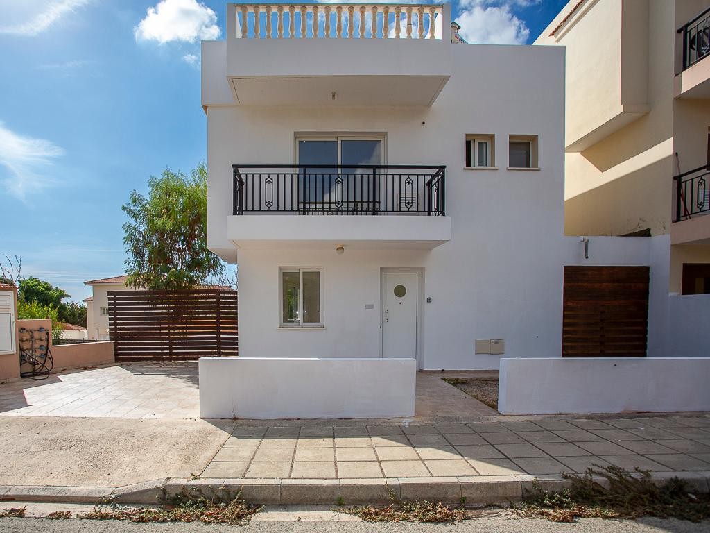 3 Bed Semidetached House for Sale in Peyia, Paphos