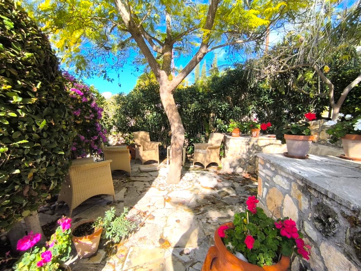 Detached Villa For Sale  in  Tala - Kamares