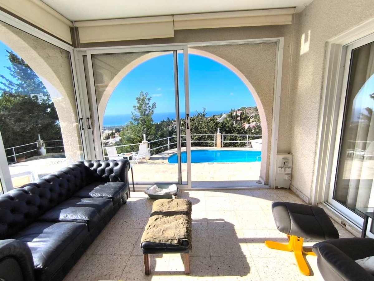 Detached Villa For Sale  in  Tala - Kamares