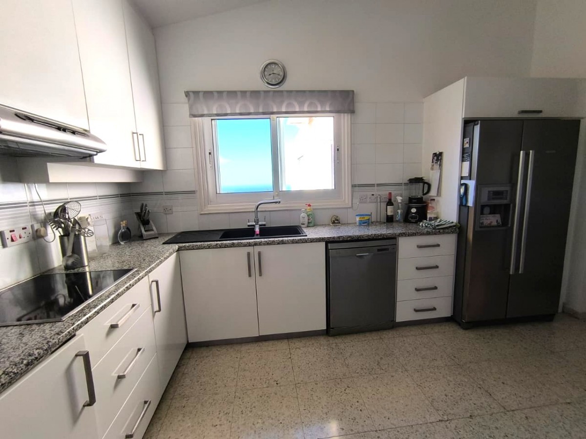 Detached Villa For Sale  in  Tala - Kamares