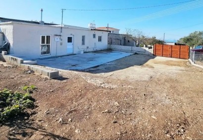 Ineia, Paphos Bungalow For Sale | DT4020