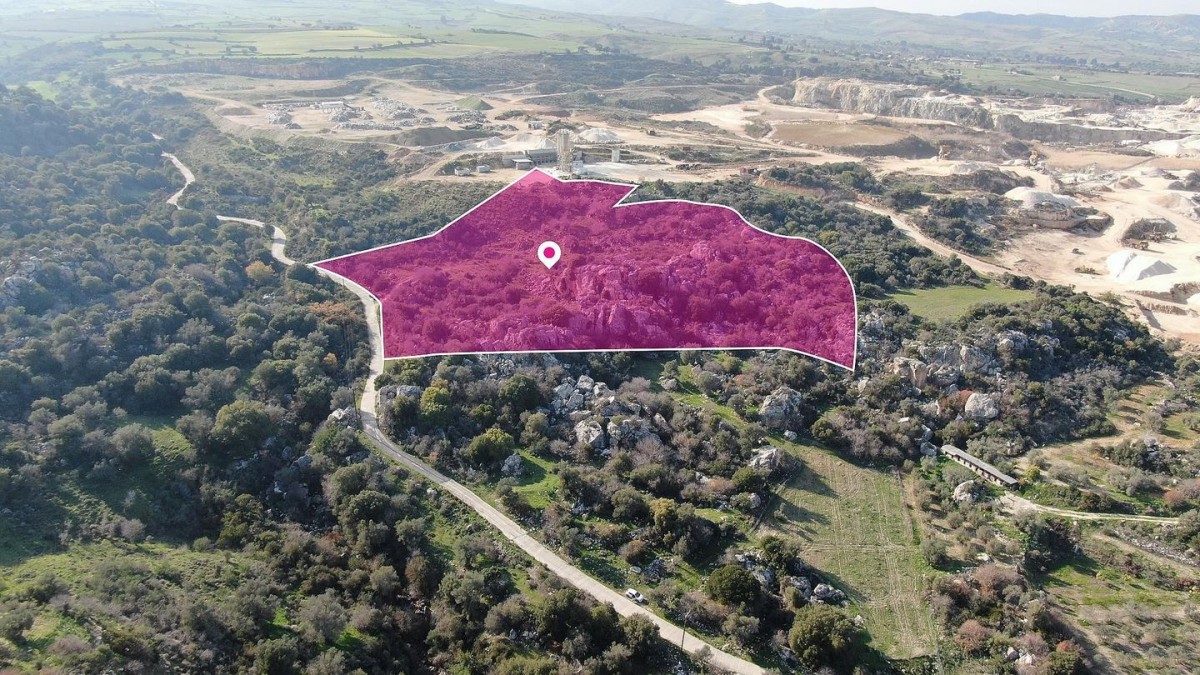 Agricultural / Protection Zone field in Drouseia, Paphos