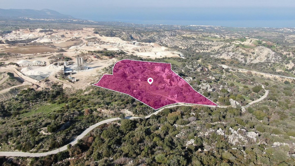Agricultural / Protection Zone field in Drouseia, Paphos