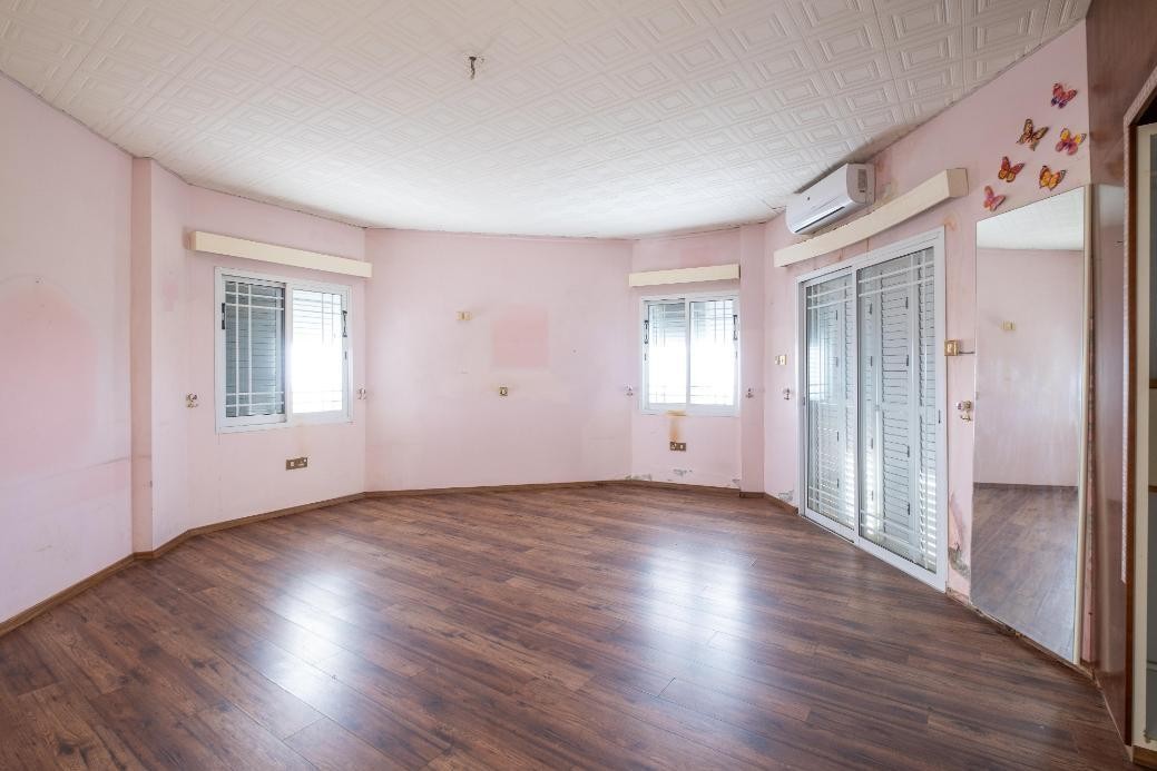 Detached Villa For Sale  in  Peyia
