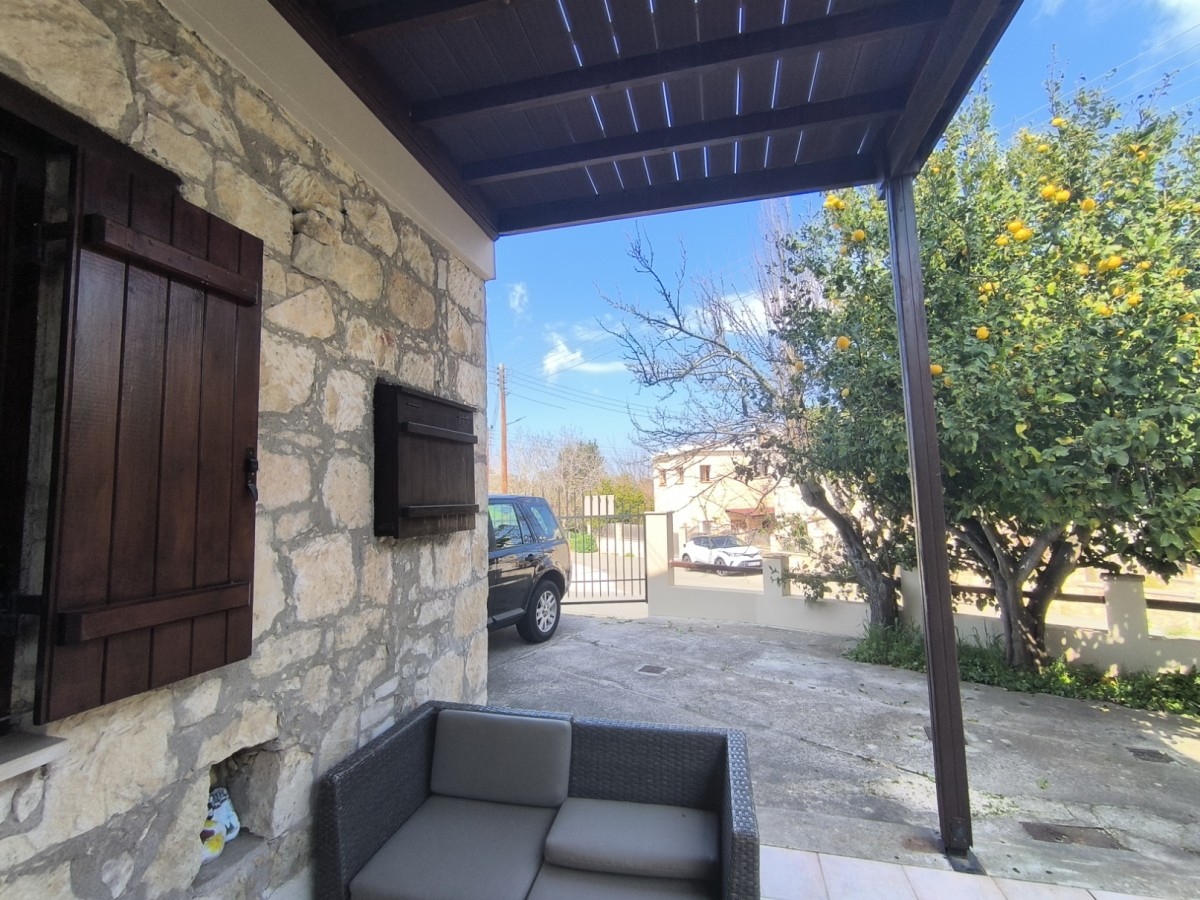 Traditional House For Sale  in  Akourdaleia Pano
