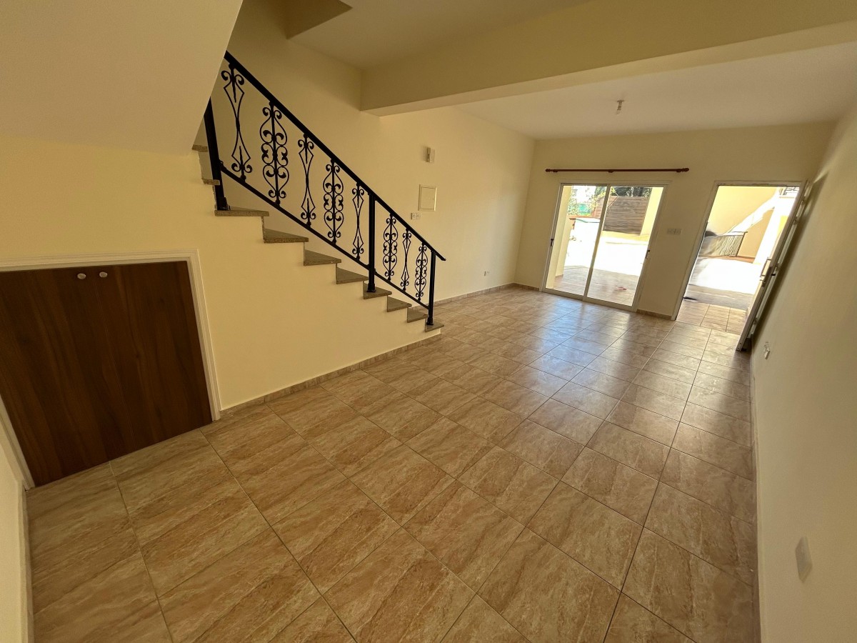 Town House For Sale  in  Anavargos