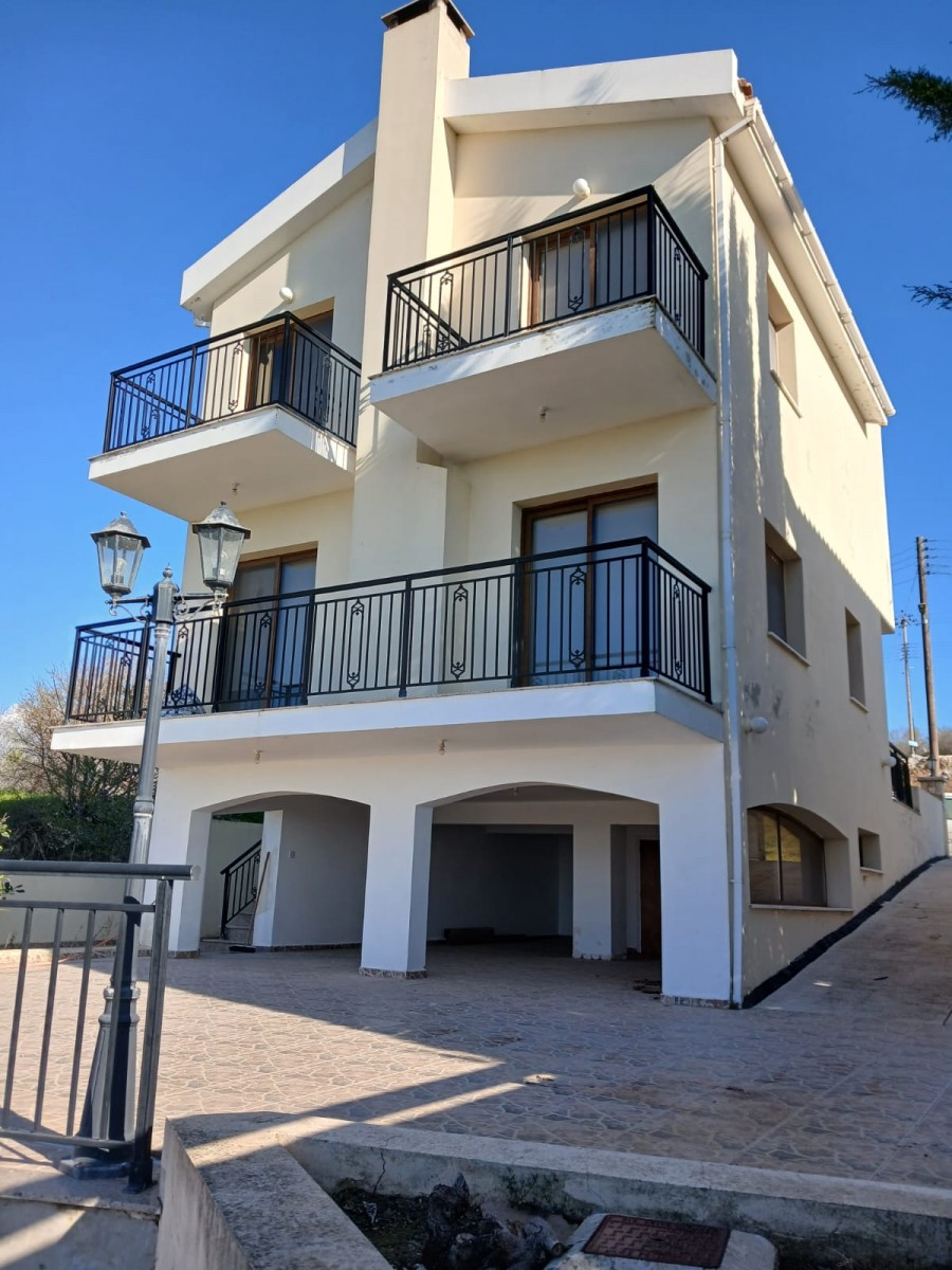 Lysos, Paphos Detached Villa For Sale | DT4171