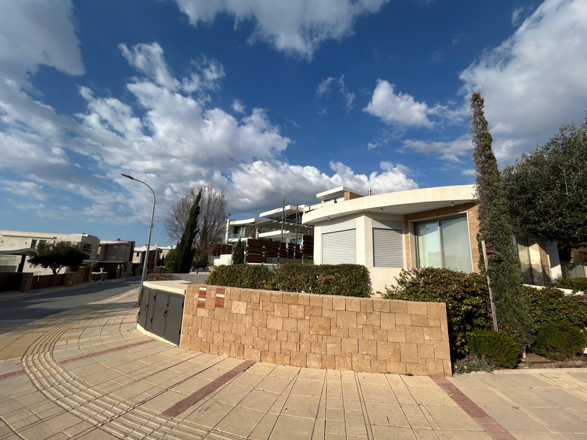 Detached Villa For Sale  in  Chlorakas