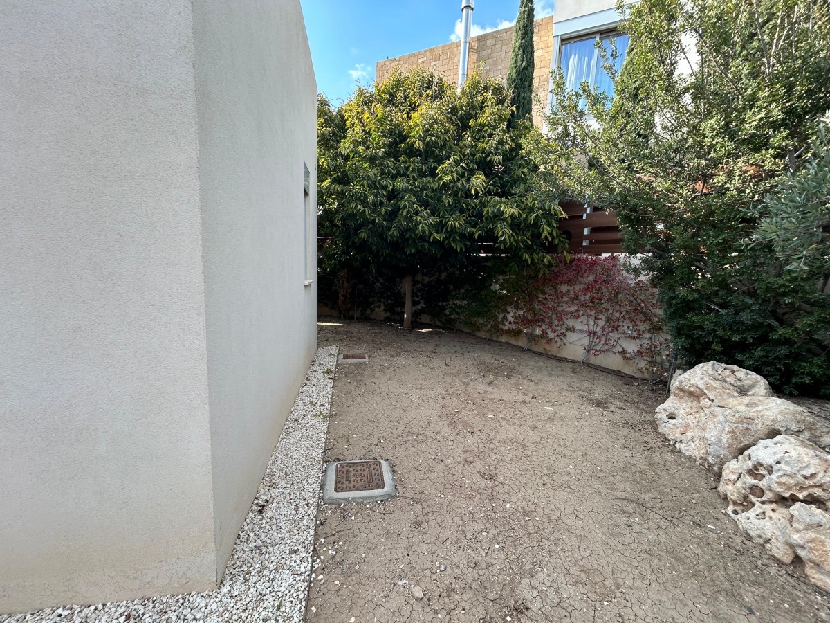 Detached Villa For Sale  in  Chlorakas