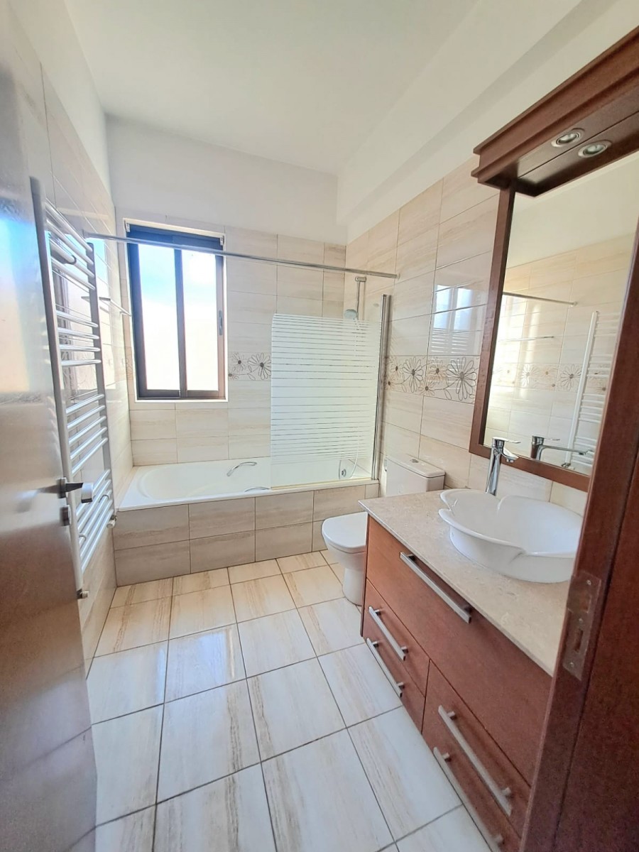 Detached Villa For Rent  in  Tsada