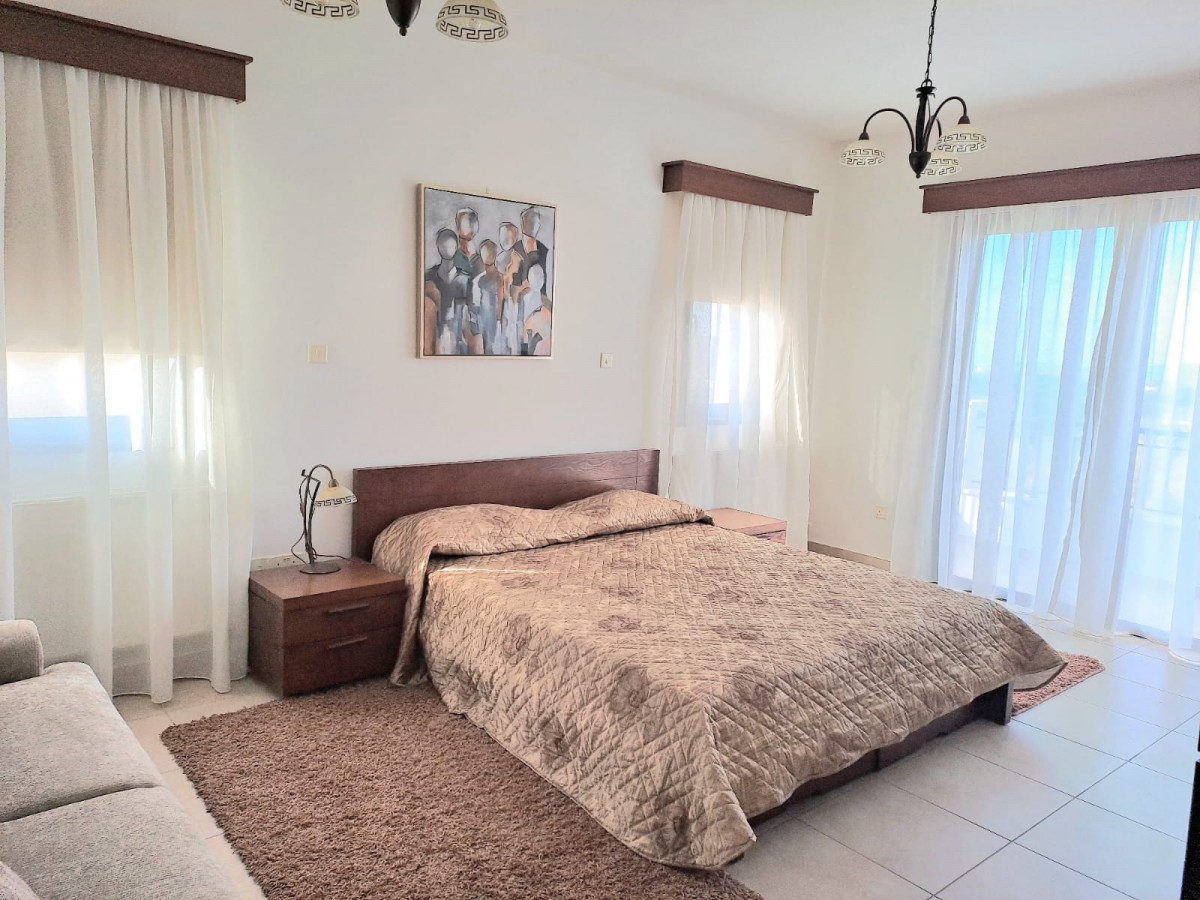 Detached Villa For Rent  in  Tsada