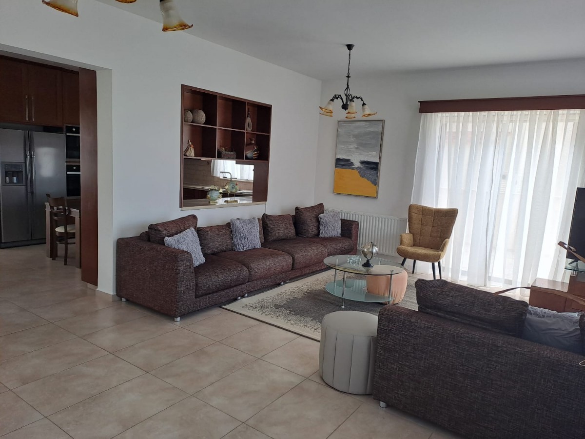 Detached Villa For Rent  in  Tsada
