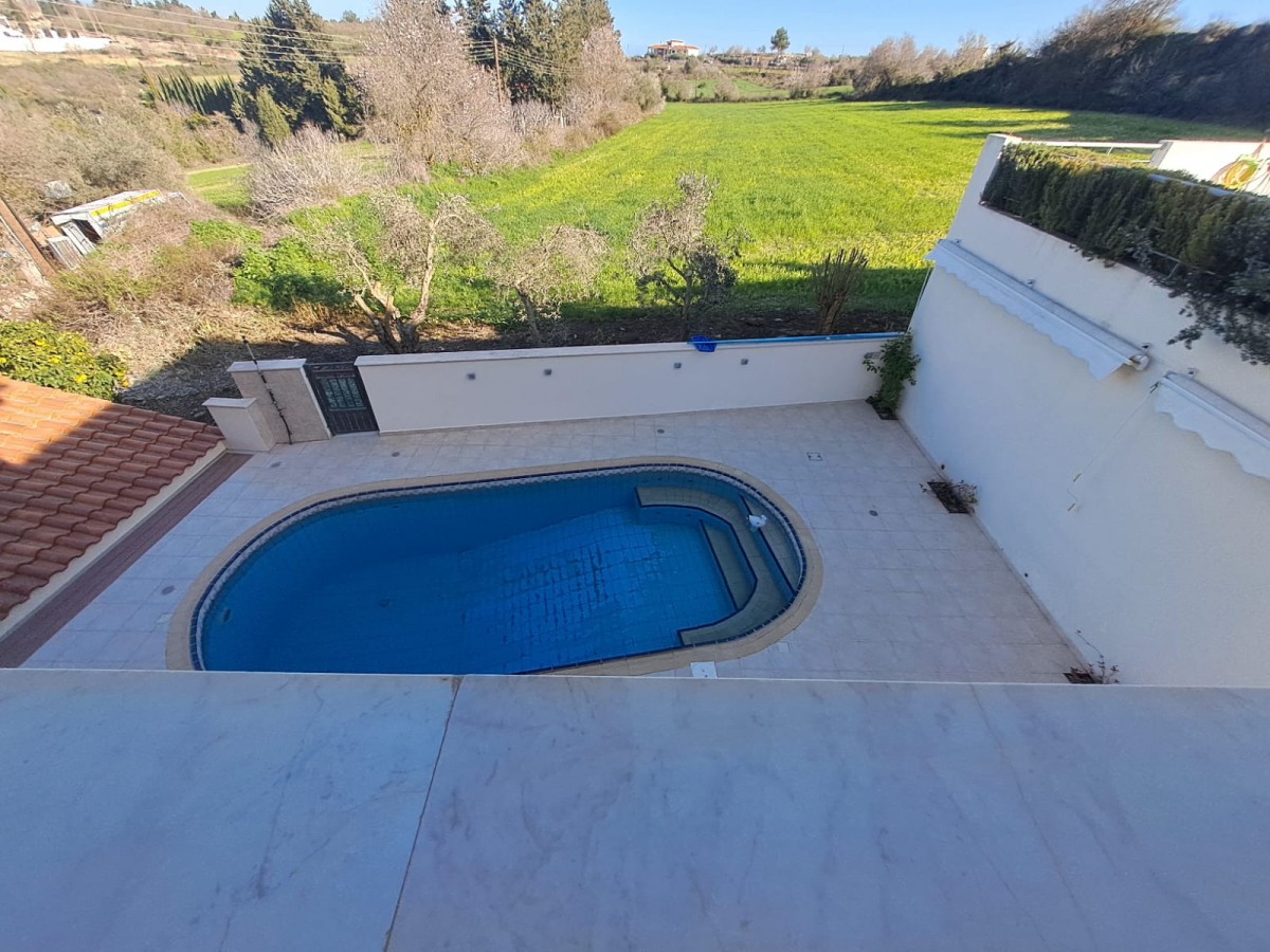 Detached Villa For Rent  in  Tsada