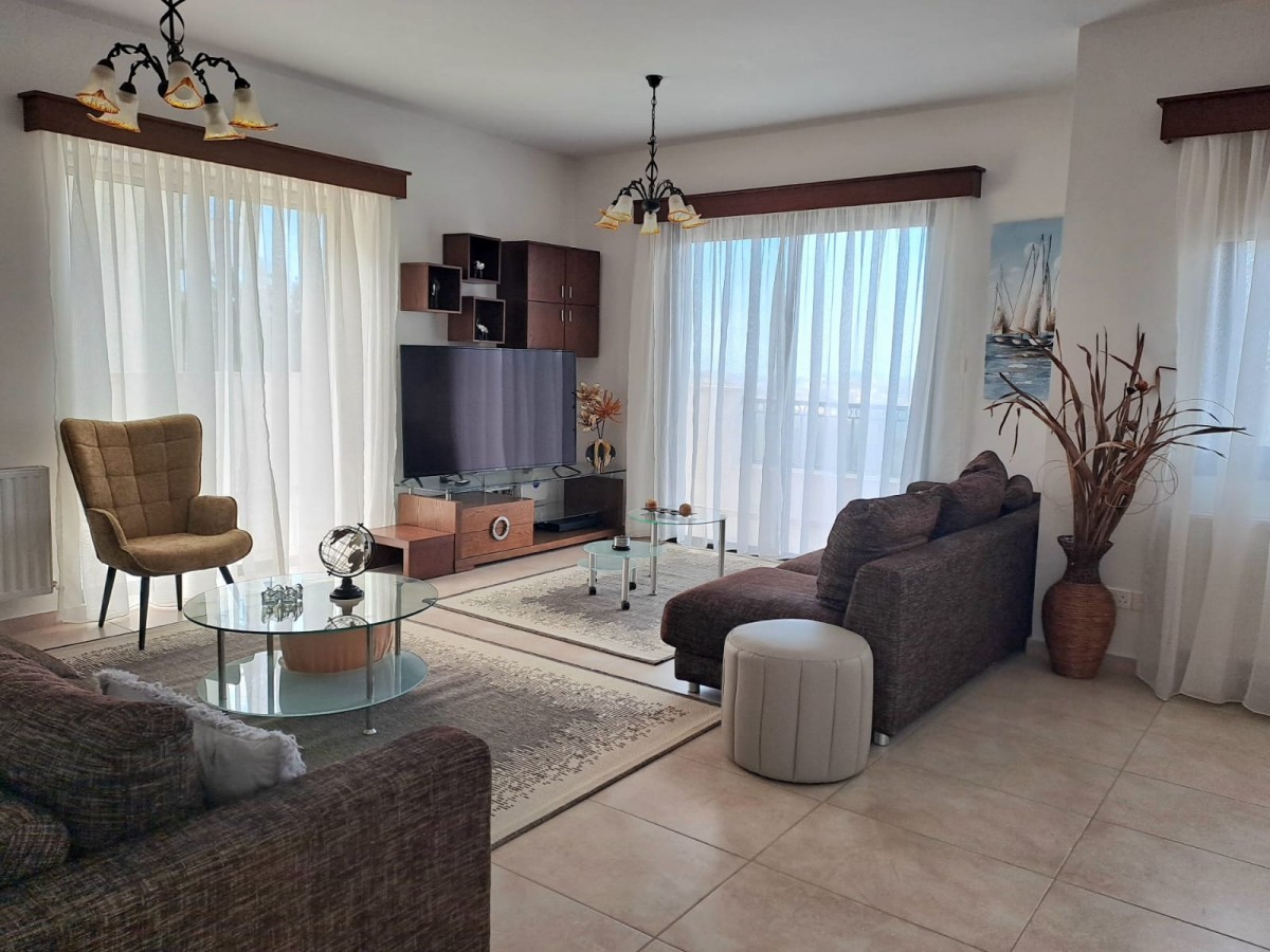 Detached Villa For Rent  in  Tsada