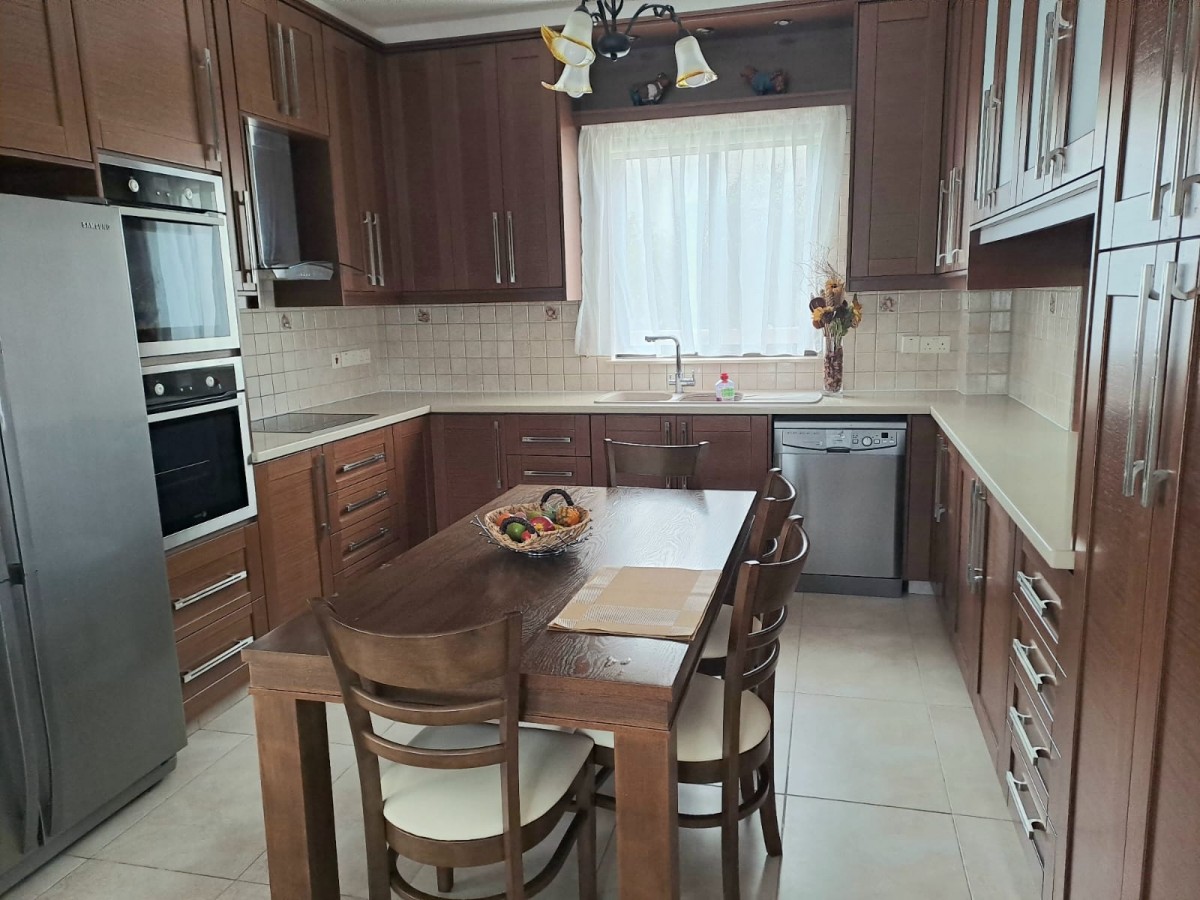 Detached Villa For Rent  in  Tsada