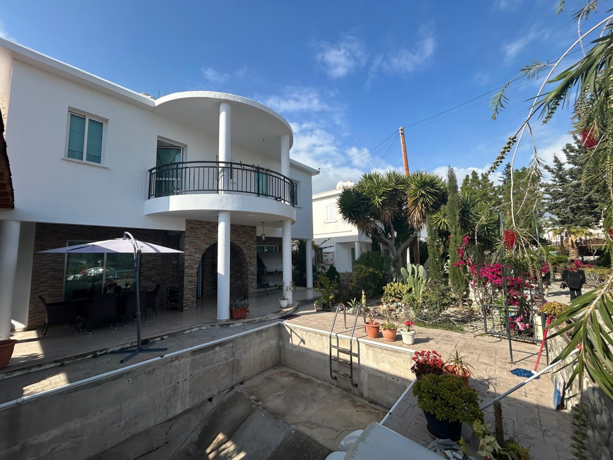 Detached Villa For Sale  in  Kato Paphos
