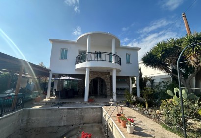 Kato Paphos, Paphos Detached Villa For Sale | DT4103