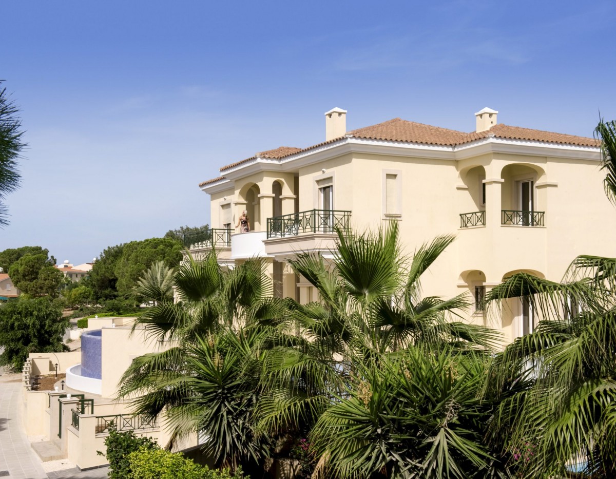 Villas / Houses in Coral Bay