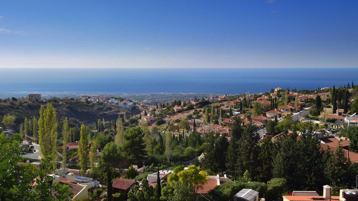 Villas / Houses in Kamares Village