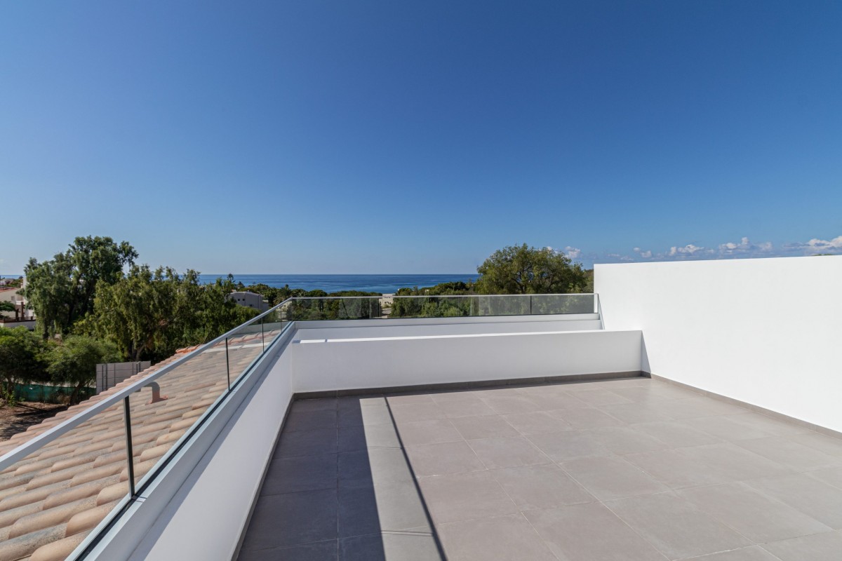 Apartments / Penthouses in Coral Bay