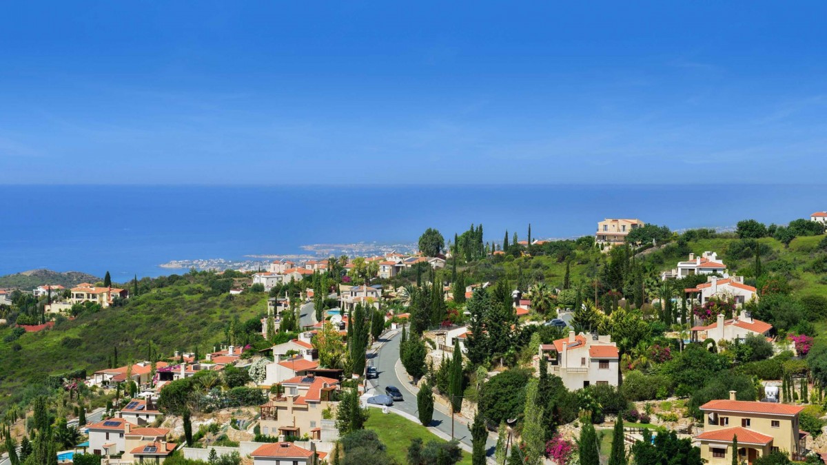 Villas / Houses in Kamares Village