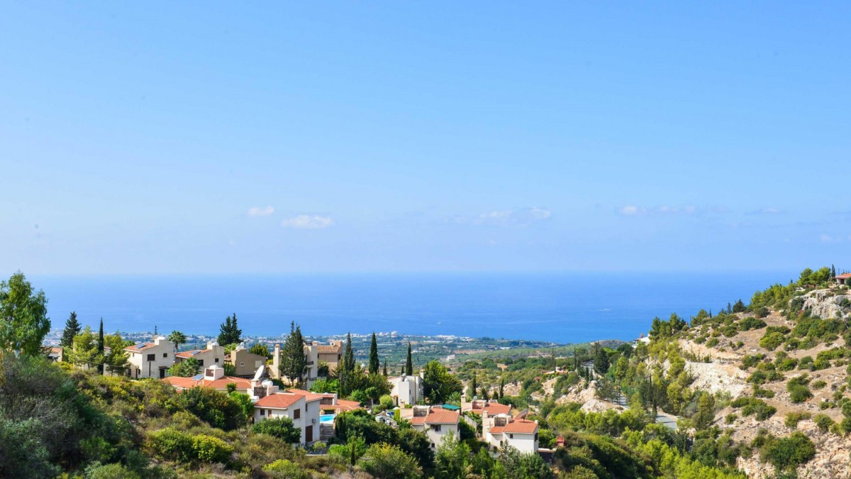 Villas / Houses in Kamares Village