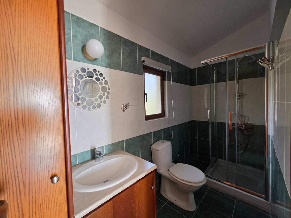 Detached Villa For Rent  in  Kissonerga