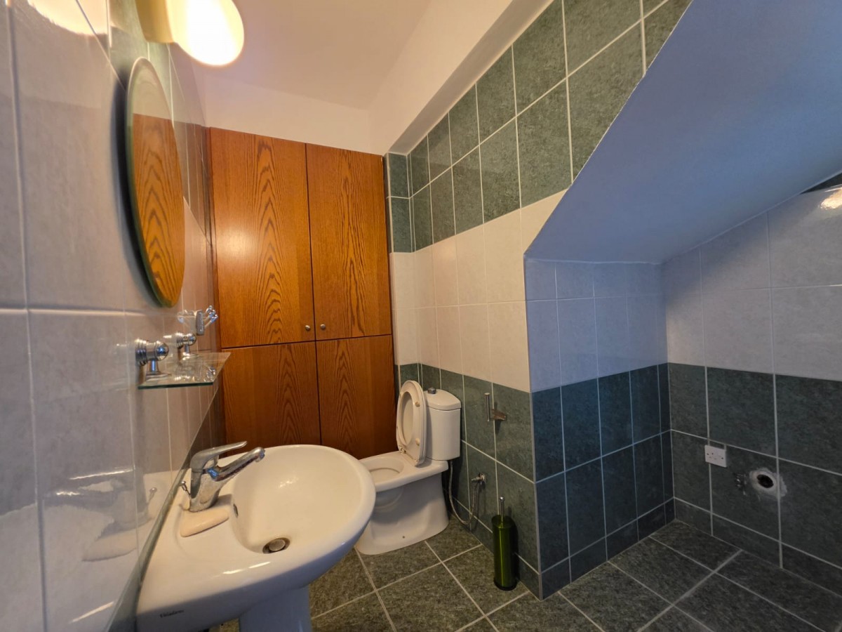 Detached Villa For Rent  in  Kissonerga