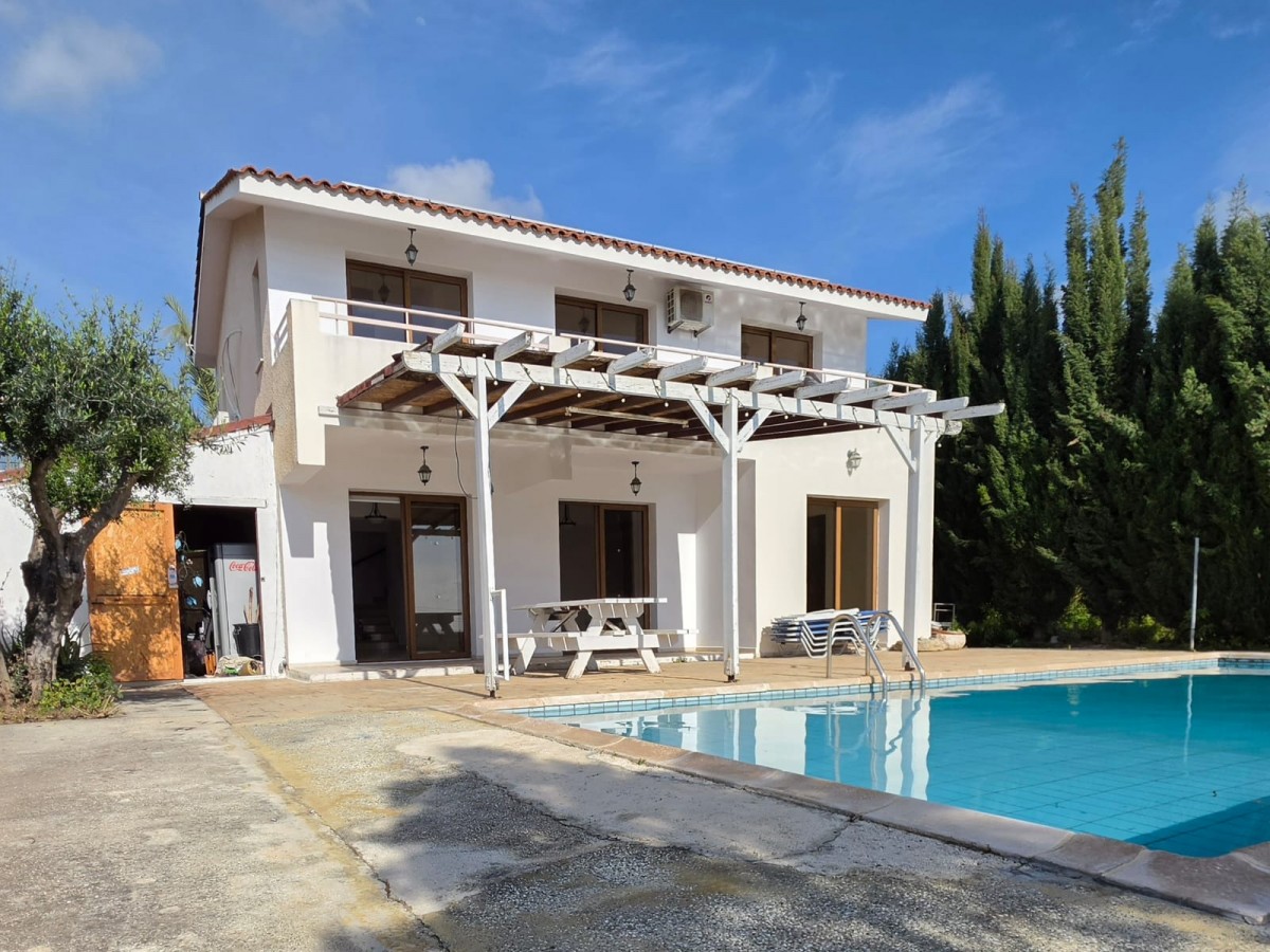Kissonerga, Paphos Detached Villa For Rent | DT4638