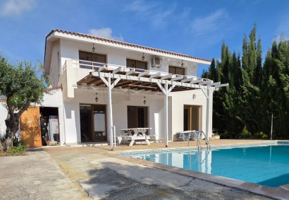 Kissonerga, Paphos Detached Villa For Rent | DT4638