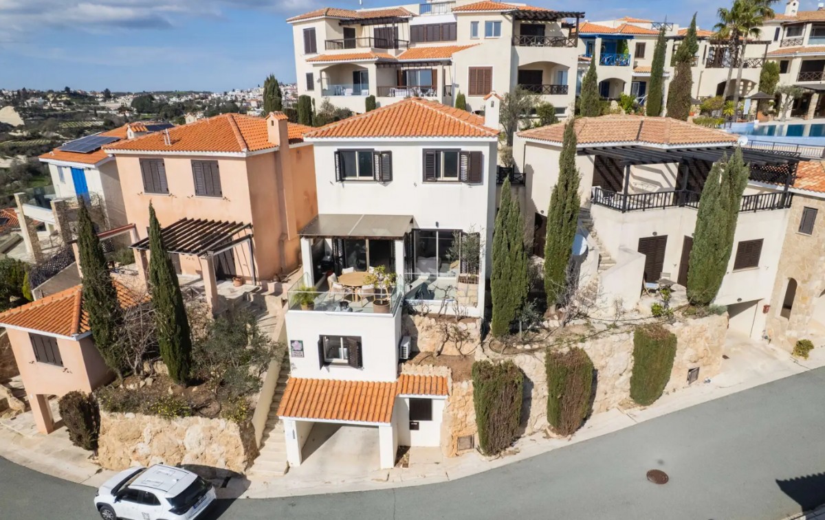 Detached Villa For Sale  in  Tsada