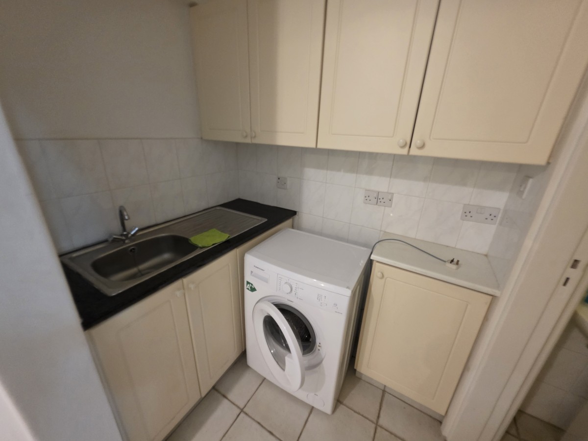 Detached Villa For Rent  in  Chlorakas