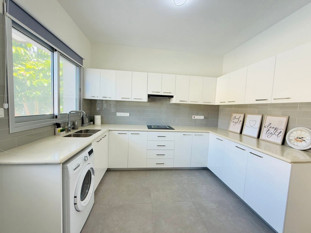 Detached Villa For Rent  in  Select Location