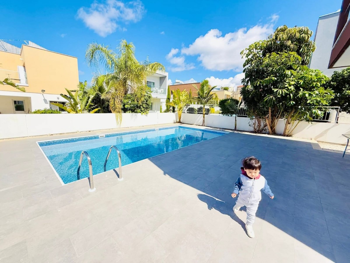 Detached Villa For Rent  in  Select Location