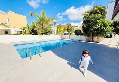 Paphos Town, Paphos Detached Villa For Rent | DT4655