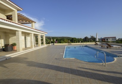 Peyia, Paphos Detached Villa For Rent | DT4665
