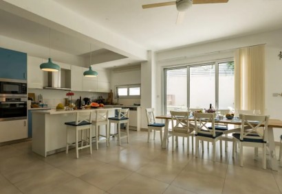 Konia, Paphos Detached Villa For Rent | DT4672