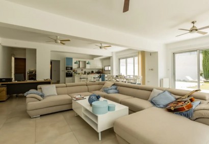 Konia, Paphos Detached Villa For Rent | DT4672