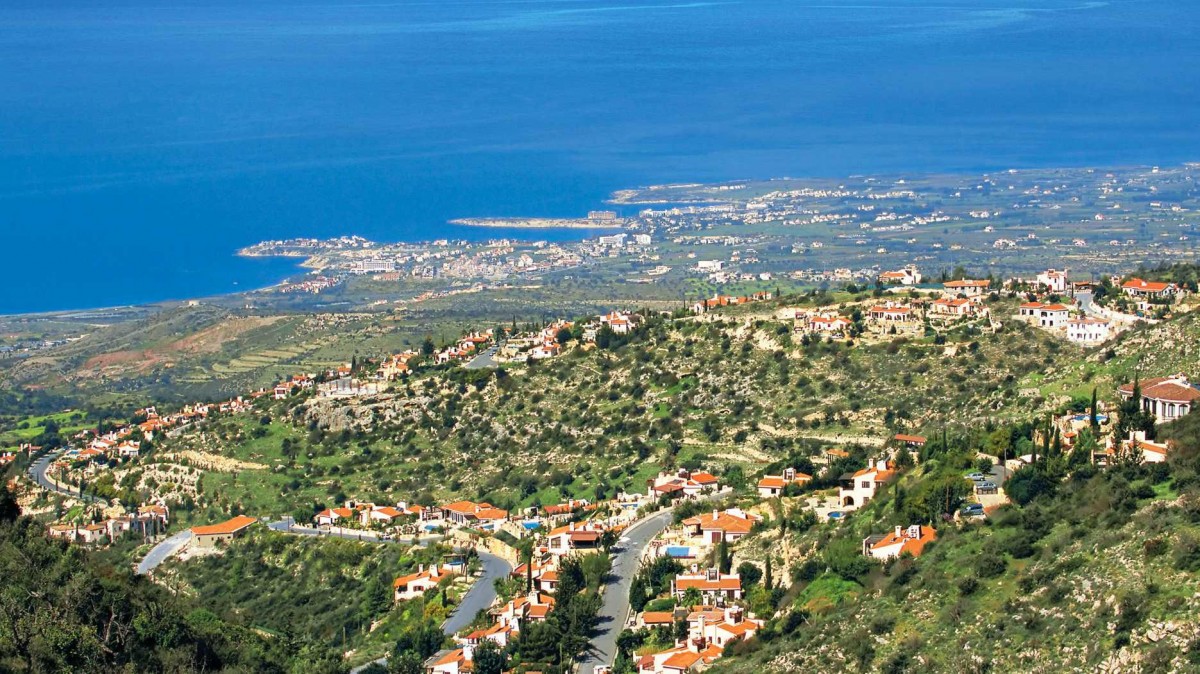 Villas / Houses in Kamares Village
