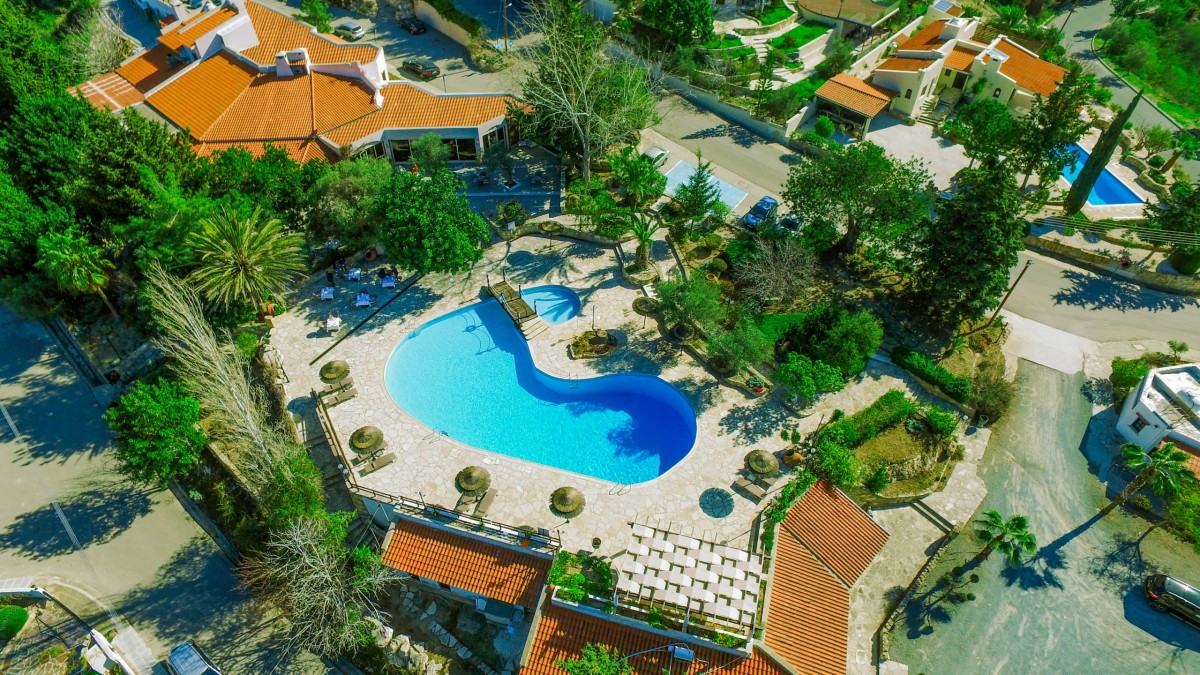 Villas / Houses in Kamares Village