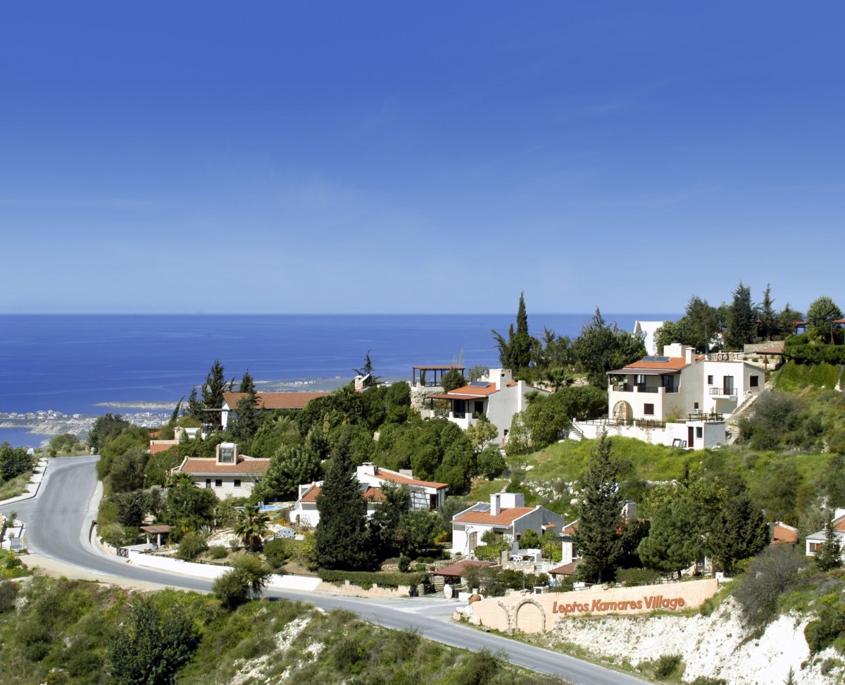 Villas / Houses in Kamares Village