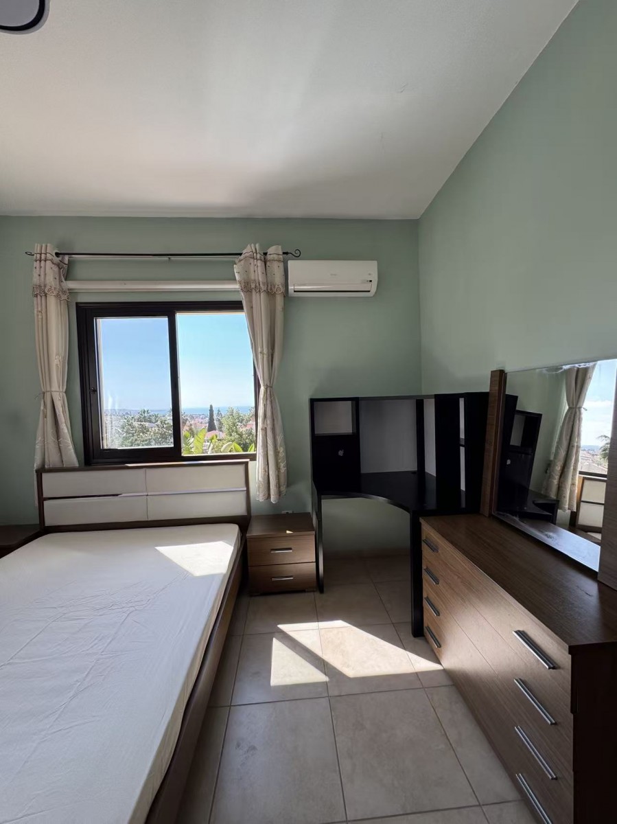 Detached Villa For Rent  in  Peyia