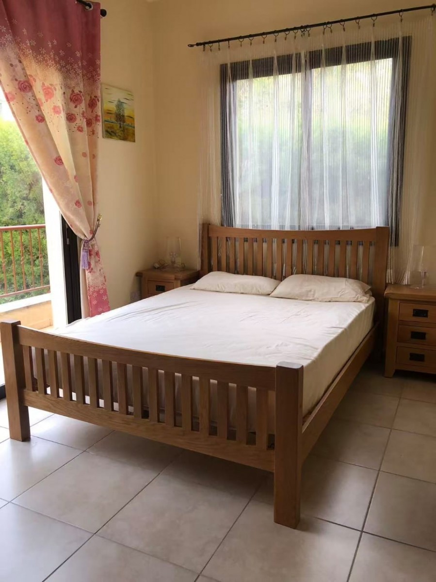 Detached Villa For Rent  in  Peyia