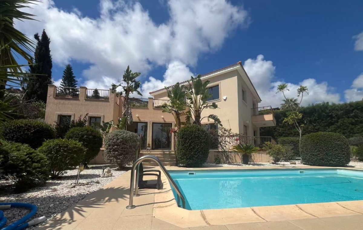 Peyia, Paphos Detached Villa For Rent | DT4697