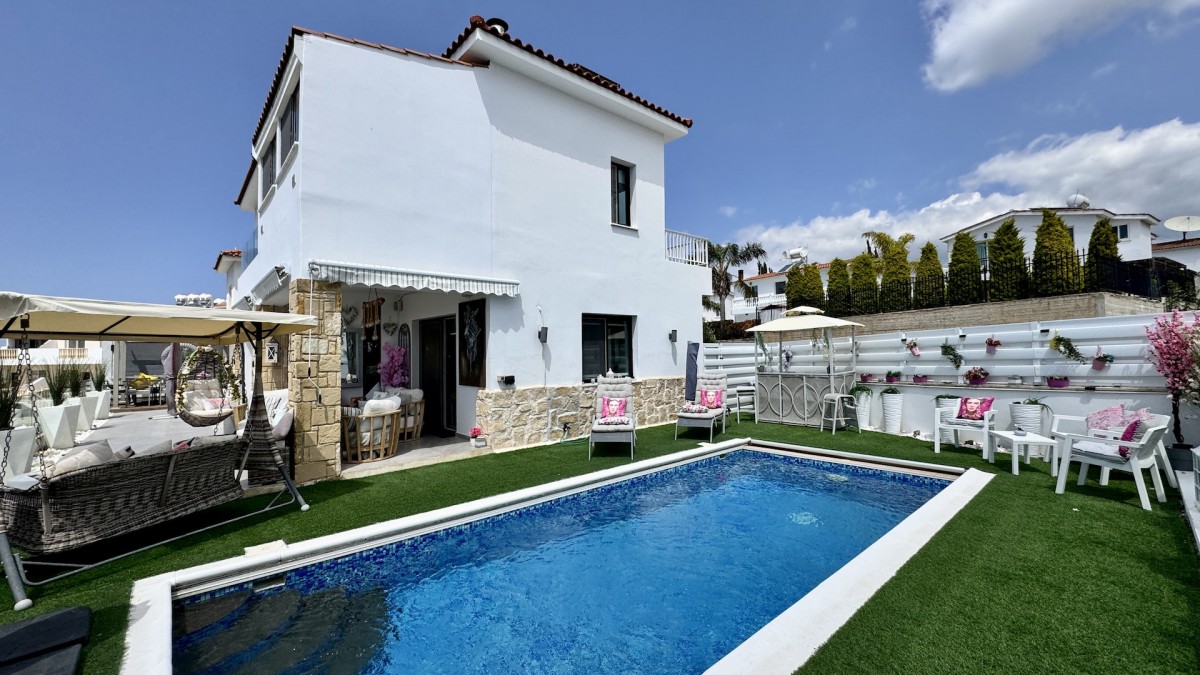 Renovated 4-Bed Villa in Tala, Paphos | Sea Views